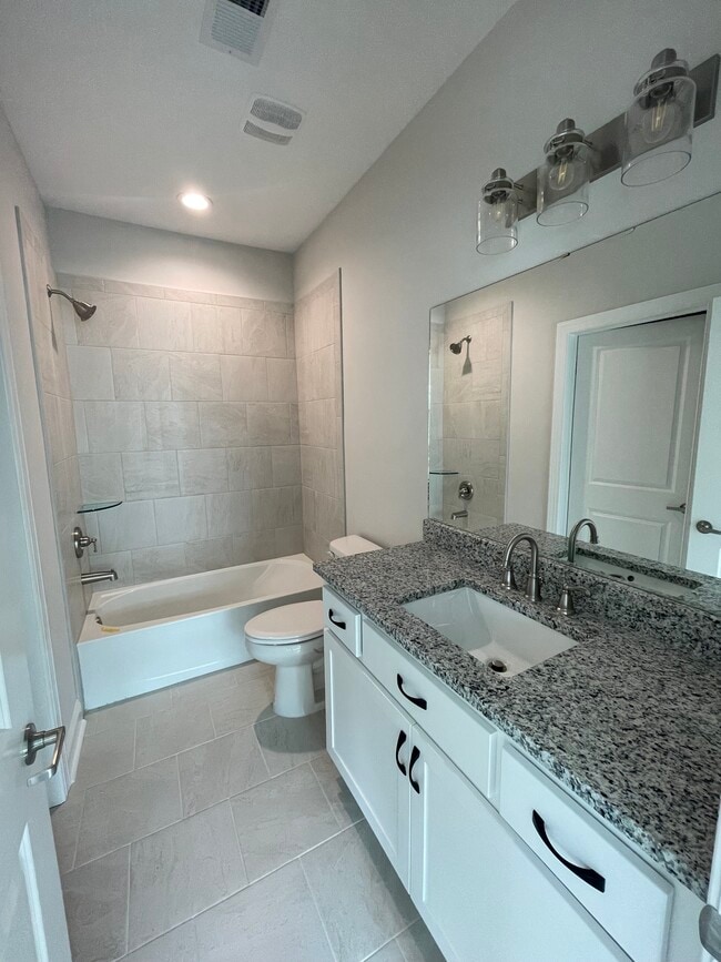 Building Photo - 276 Hydrangea Dr