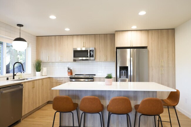 Building Photo - 3921 I St