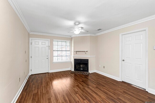 Building Photo - 1066 Manson Dr