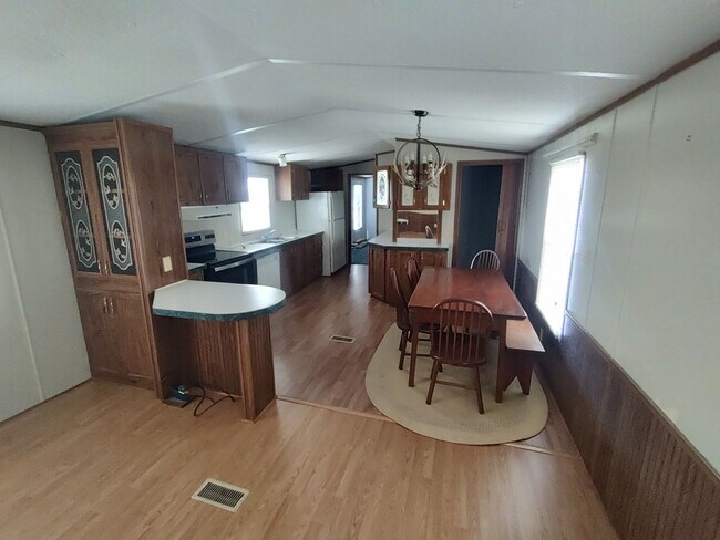 Building Photo - 452 Wetherington Landing Rd