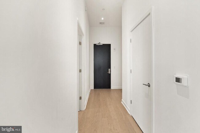 Building Photo - 1650 Silver Hill Dr