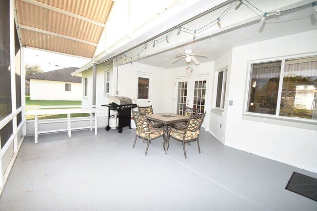 Building Photo - 60 Westover Ln