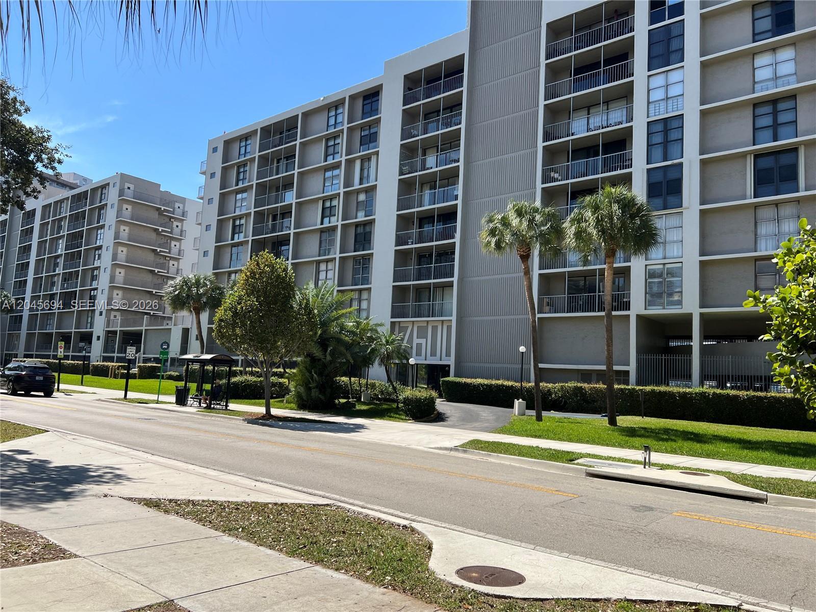 Building Photo - 17600 N Bay Rd