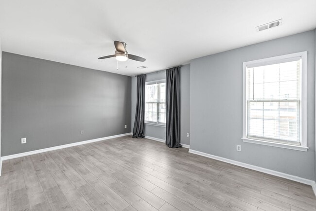 Building Photo - Gated Community in S. Charlotte