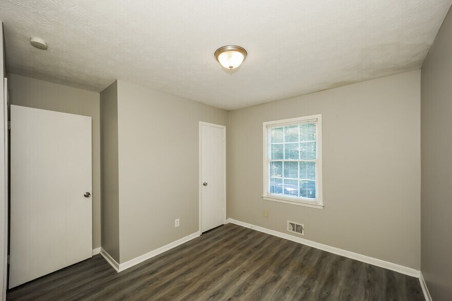 Building Photo - 6868 Maddox Rd