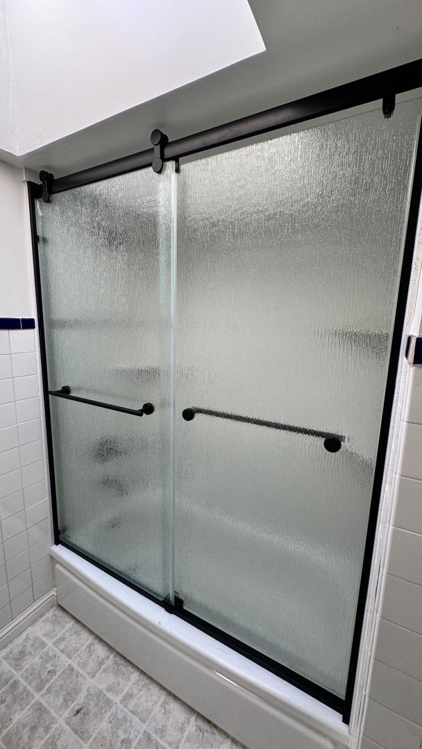 Building Photo - Mission Fields Home, 3 bedroom 2 bath, Fire Place, large fenced yard, 2 car garage fully finished...