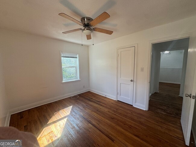 Building Photo - 324 N Main St