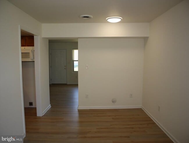 Building Photo - 1007 Kent Ave