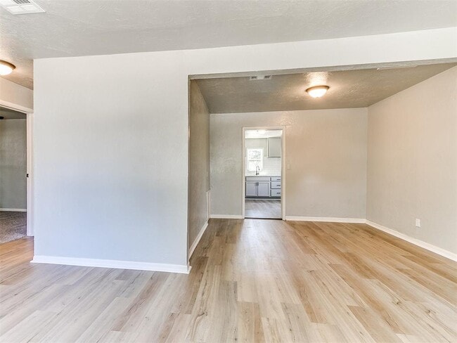 Building Photo - 3220 NE 14th Pl