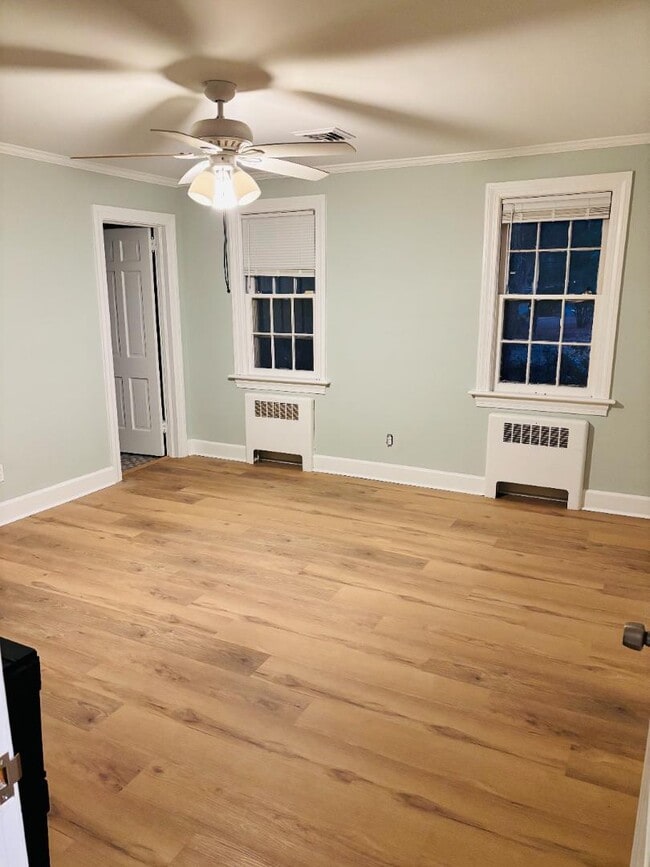 Building Photo - 624 Barcliff Rd