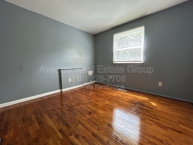 Building Photo - 10441 Prince Dr