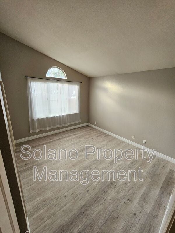 Building Photo - 246 Potrero St