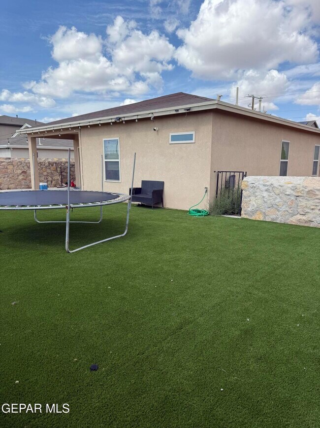 Building Photo - 12976 Runway Ave