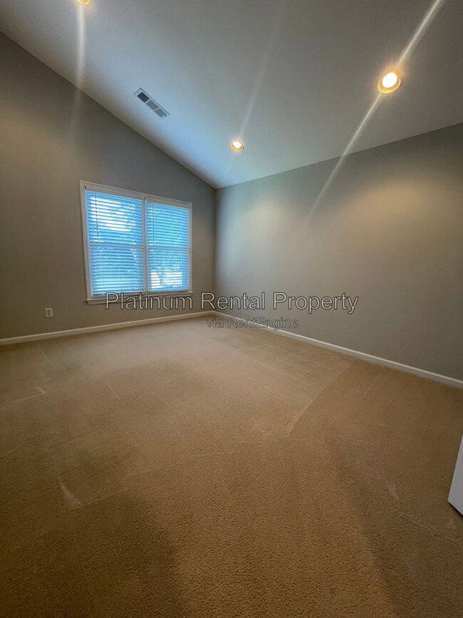Building Photo - 720 Treadstone Ct