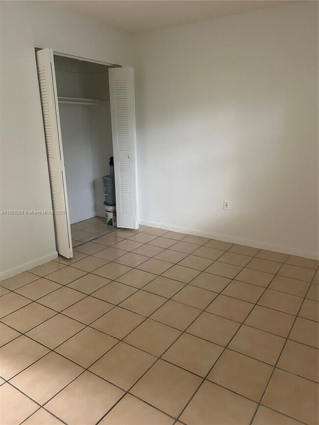 Building Photo - 17255 SW 95th Ave