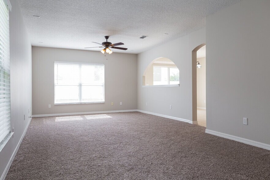 Building Photo - 1725 Portcastle Cir