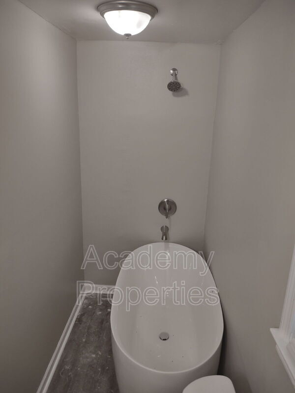 Building Photo - 6422 Gibson Rd