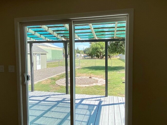 Building Photo - Charming 2bdrm, 1.bath house with garage, workshop space and large yard