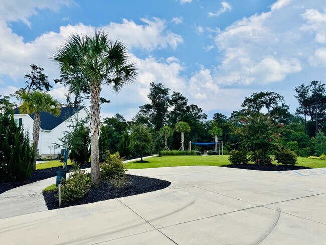 Building Photo - 464 Honeyhill Lp
