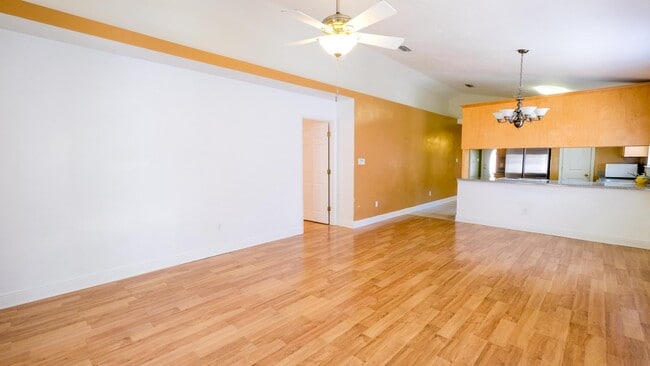 Building Photo - 3292 Emerson Ln