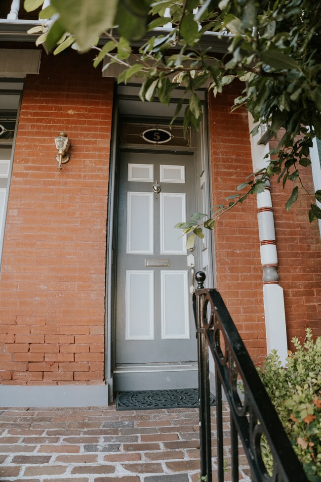Building Photo - 5 E 29th St