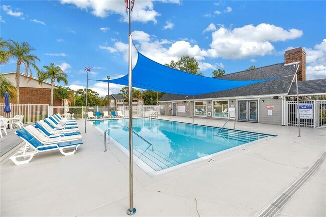 Building Photo - 1400 Gandy Blvd N