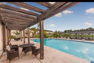 Building Photo - 1703 Mariners Cir