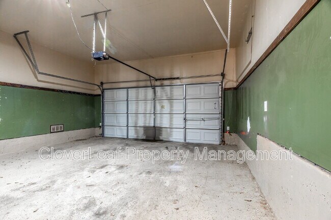 Building Photo - 7410 Clear Point