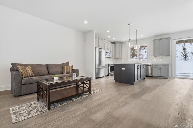 Building Photo - 4034 Chestnut Rdg Rd