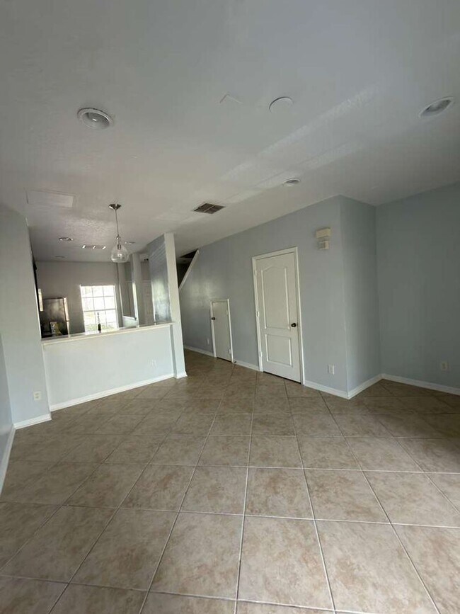 Building Photo - Beautiful 2BR/2.5BA Condo with Resort-Style Amenities