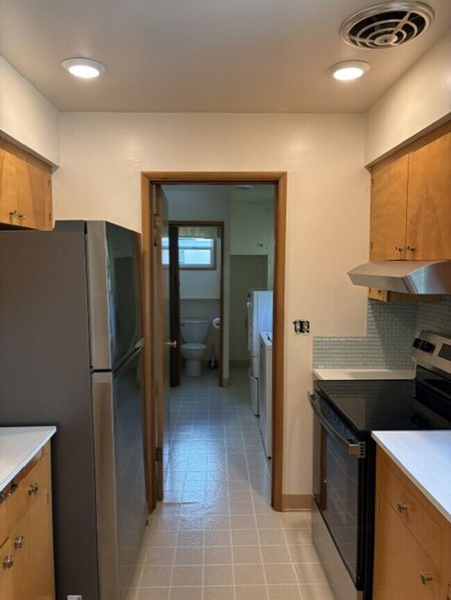 Building Photo - |NEW| ~ Charming Cedar Hills Ranch – Great Location! ~ Accepting Applications April 26 @ 5AM!