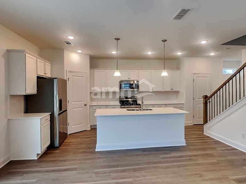 Building Photo - 5216 Lake Maxwell Dr