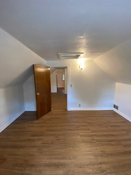 Building Photo - 811 Willard St