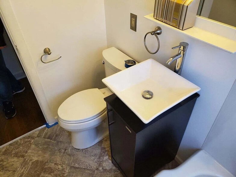 Building Photo - 2156 S 80th St