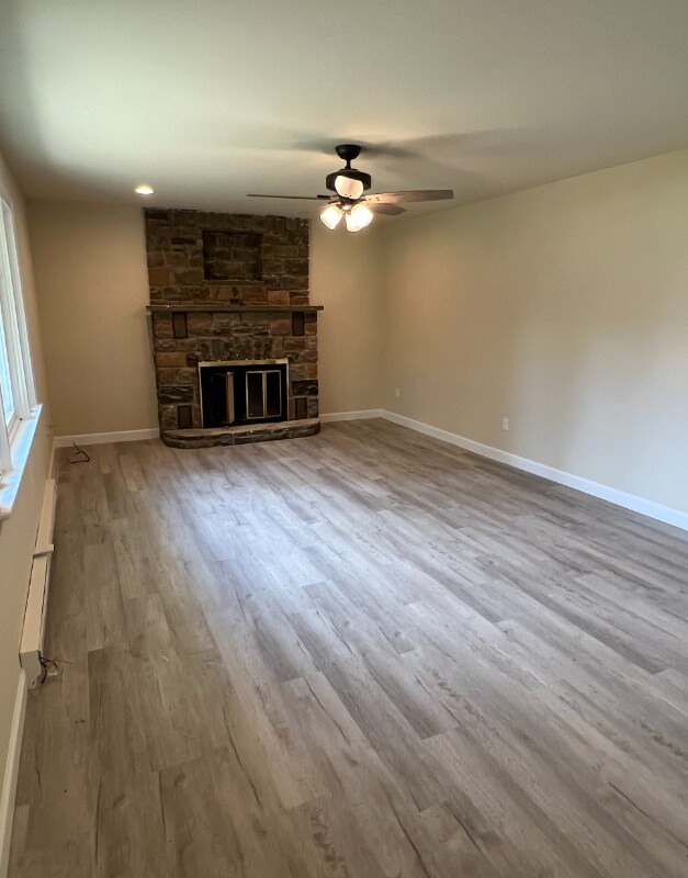 Building Photo - 2013 Howells Ln