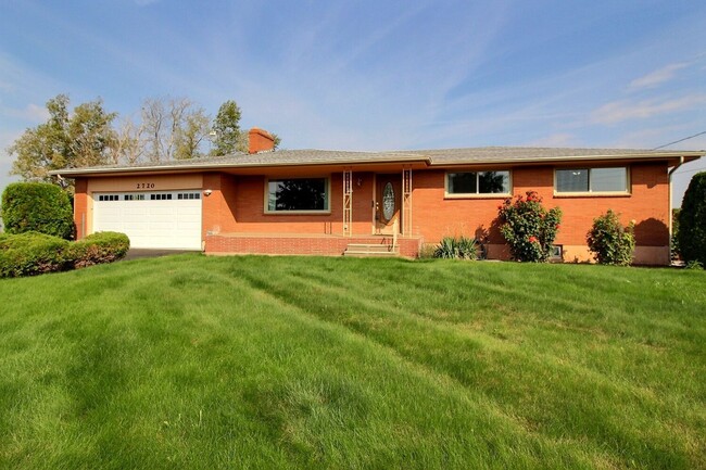 Primary Photo - 2720 W Strong Rd