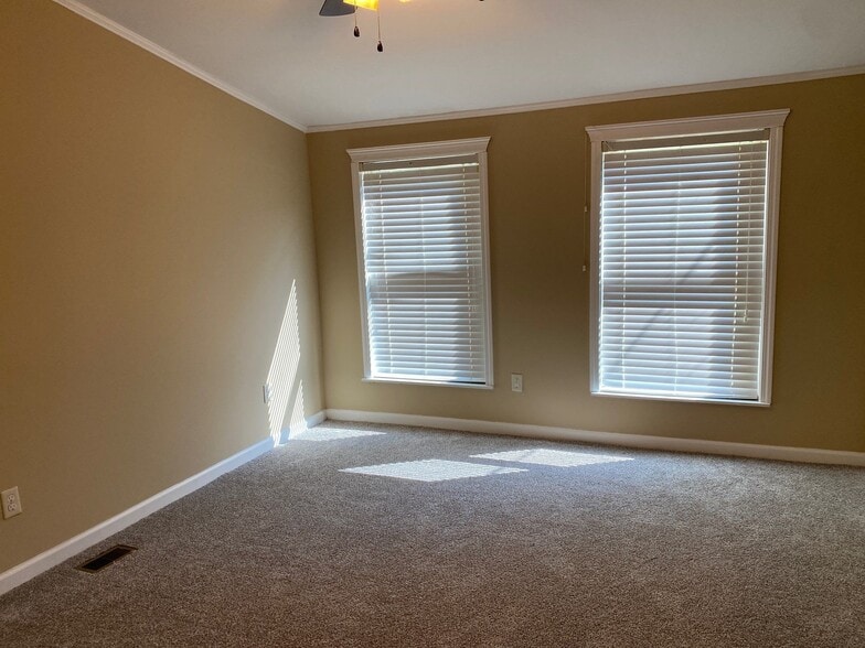 Building Photo - 15 Woodmoss Cv
