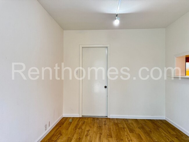 Building Photo - 5511 Chandler Dr