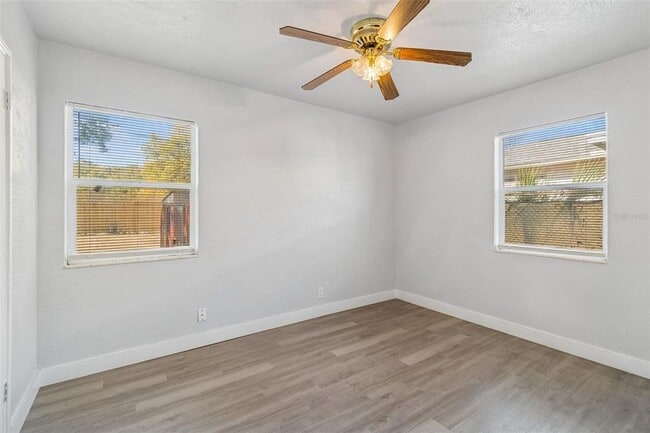 Building Photo - 5409 S Lois Ave