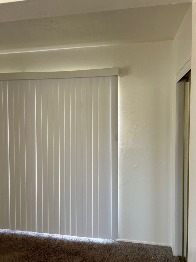 Building Photo - AVAILABLE NOW