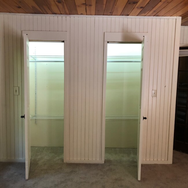 Building Photo - 107 Rockcrest Ridge