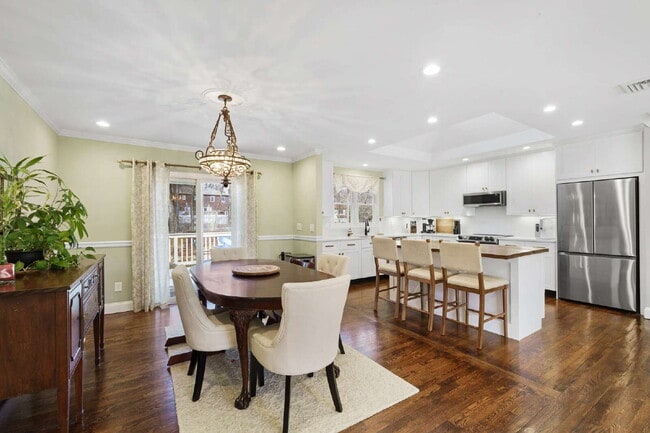 Building Photo - Beautiful home includes membership to highly sought after Shongum Lake!!!