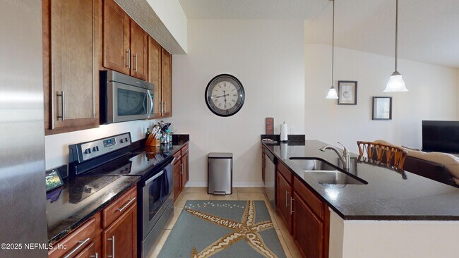 Building Photo - 218 Larkin Pl