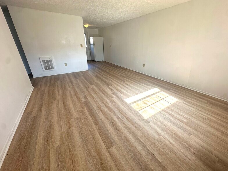 Building Photo - 2225 E 133rd Ave