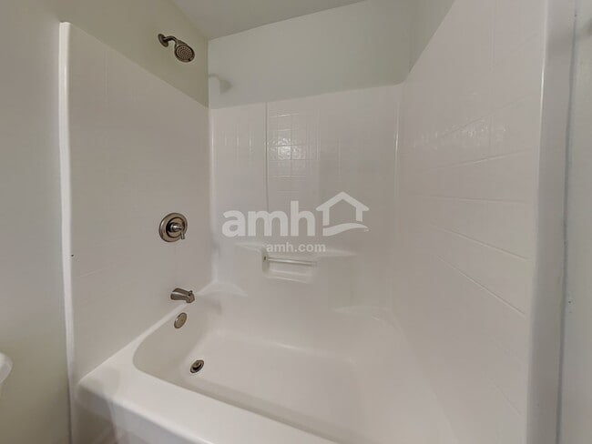 Building Photo - 30 Riverbed Dr