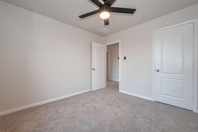 Building Photo - 16360 Oakside Hollow Ln