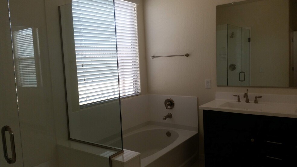 Building Photo - 22084 N 98th Dr