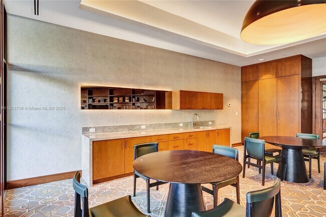 Building Photo - 11113 Biscayne Blvd