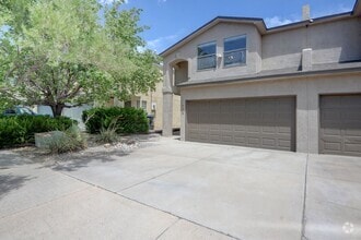 Building Photo - Amazing Updated 3 Bedroom Near Coors and I...