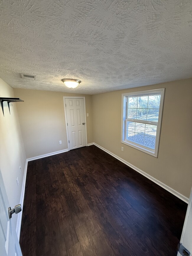 Building Photo - 9688 Leitchfield Rd